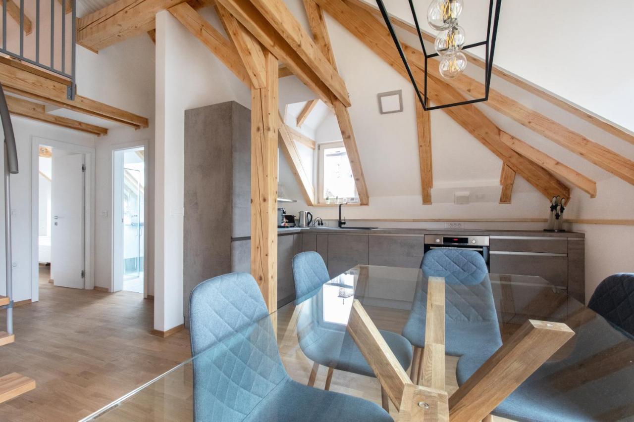 Bright & Spacious Loft In The Heart Of Old Town Lubiana Esterno foto